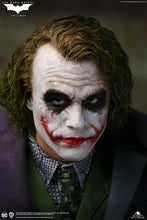 Load image into Gallery viewer, Queen Studios 1/4 TDK Joker statue - Regular Edition