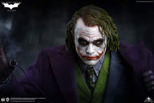 Load image into Gallery viewer, Queen Studios 1/4 TDK Joker statue - Regular Edition