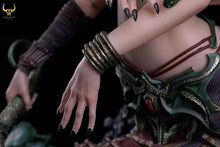Load image into Gallery viewer, Taurus Workshop Epic Series - QUEENS OF OBLIVION 1/4 SKALYTHIA