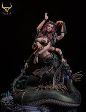Load image into Gallery viewer, Taurus Workshop Epic Series - QUEENS OF OBLIVION 1/4 SKALYTHIA