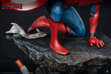 Load image into Gallery viewer, Queen Studios 1/ Avenger Civil War Spiderman - Premium