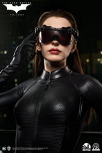 Load image into Gallery viewer, Infinity Studio X Penguin Toys DC Series Selina Kyle 1:1 Life Size Bust